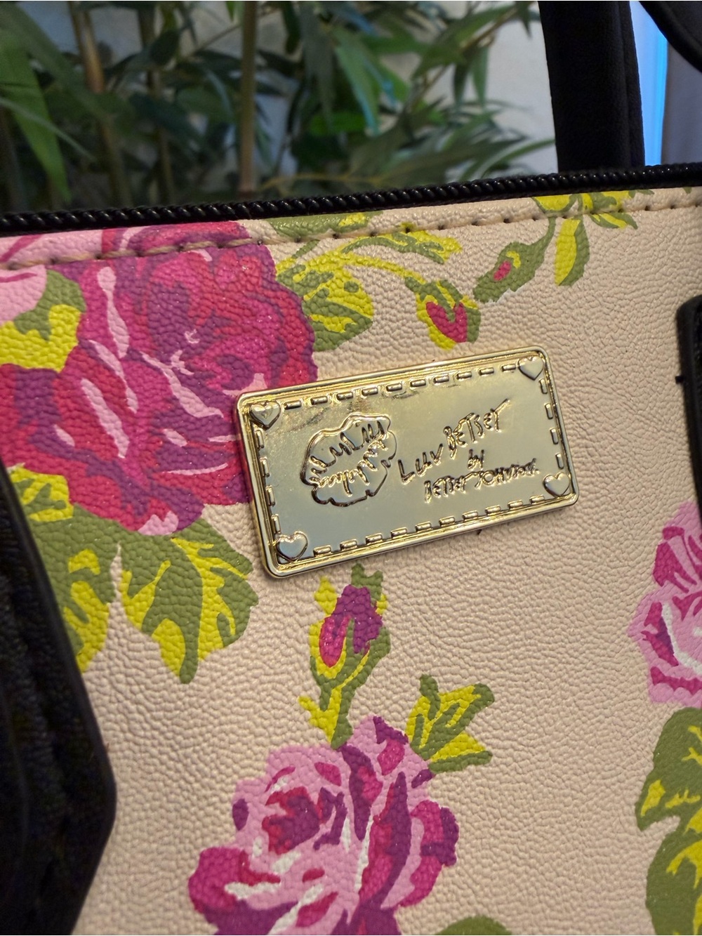 BETSEY JOHNSON Rose Print Quilted Crossbody Satchel Purse NWOT - Picture 3 of 7
